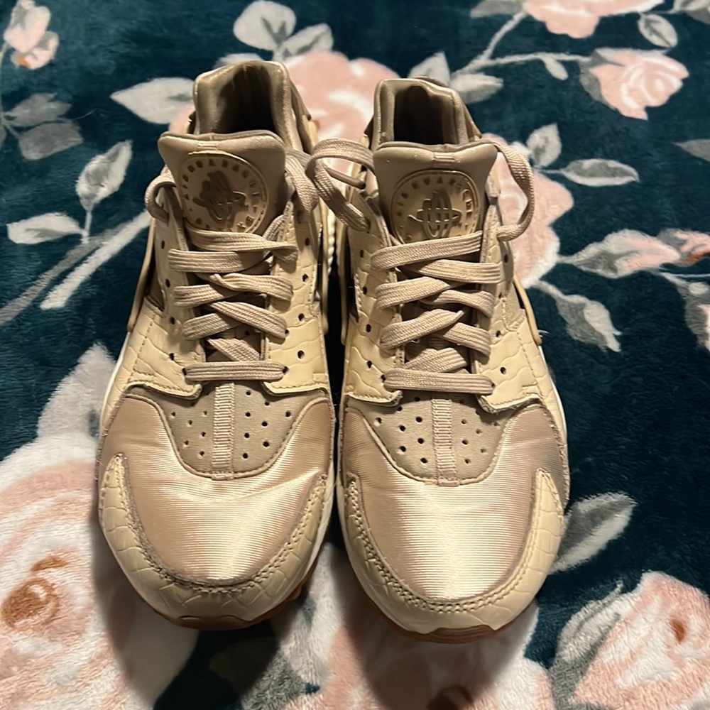 Nike Air Huarache PRM Premium Oatmeal Brown Women’s Size 8.5 Shoes 683818-102